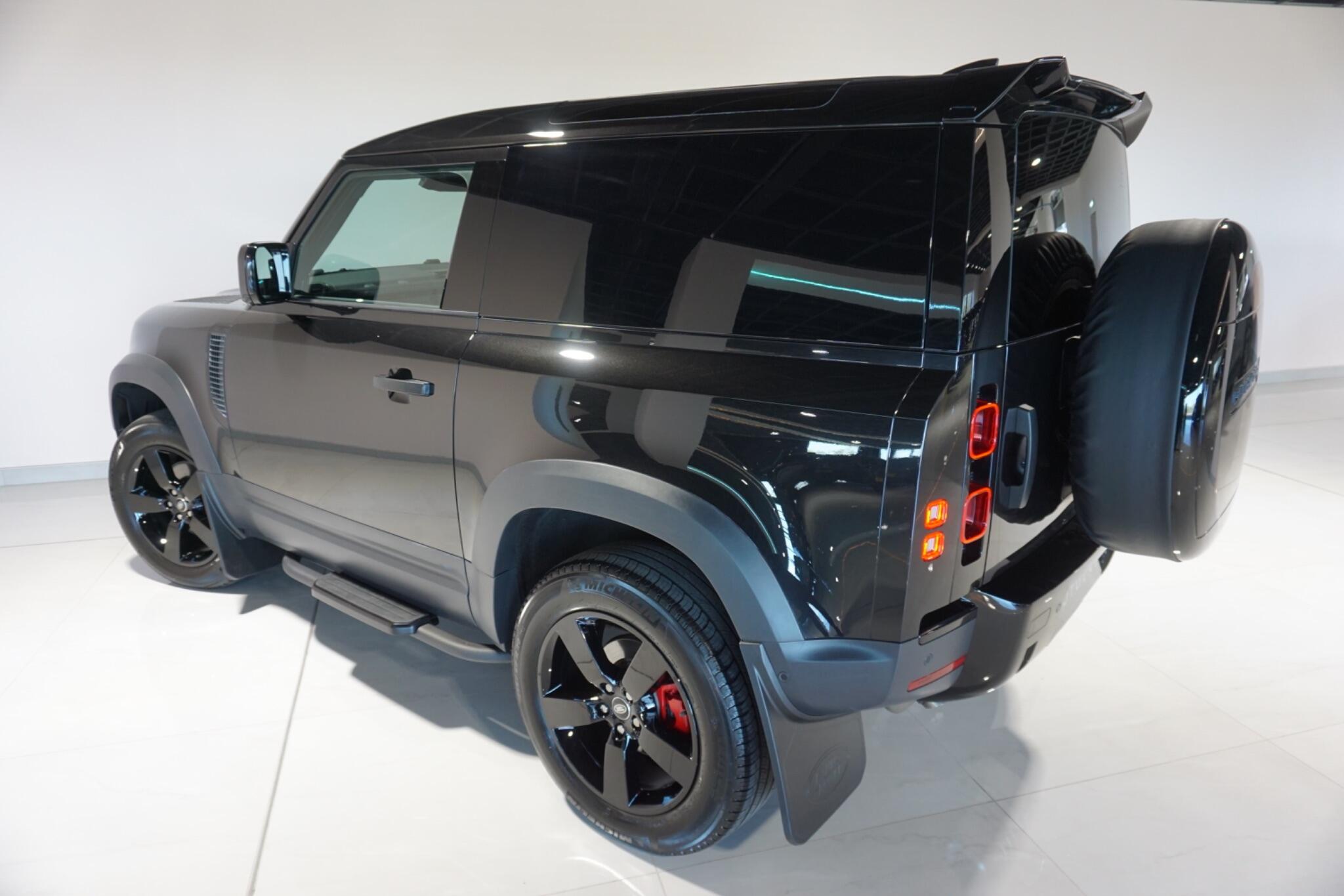 Land Rover Defender 90 3.0 D250 MHEV Hard Top SUV 3dr Diesel Auto 4WD SWB Euro 6 (s/s) (250 ps)